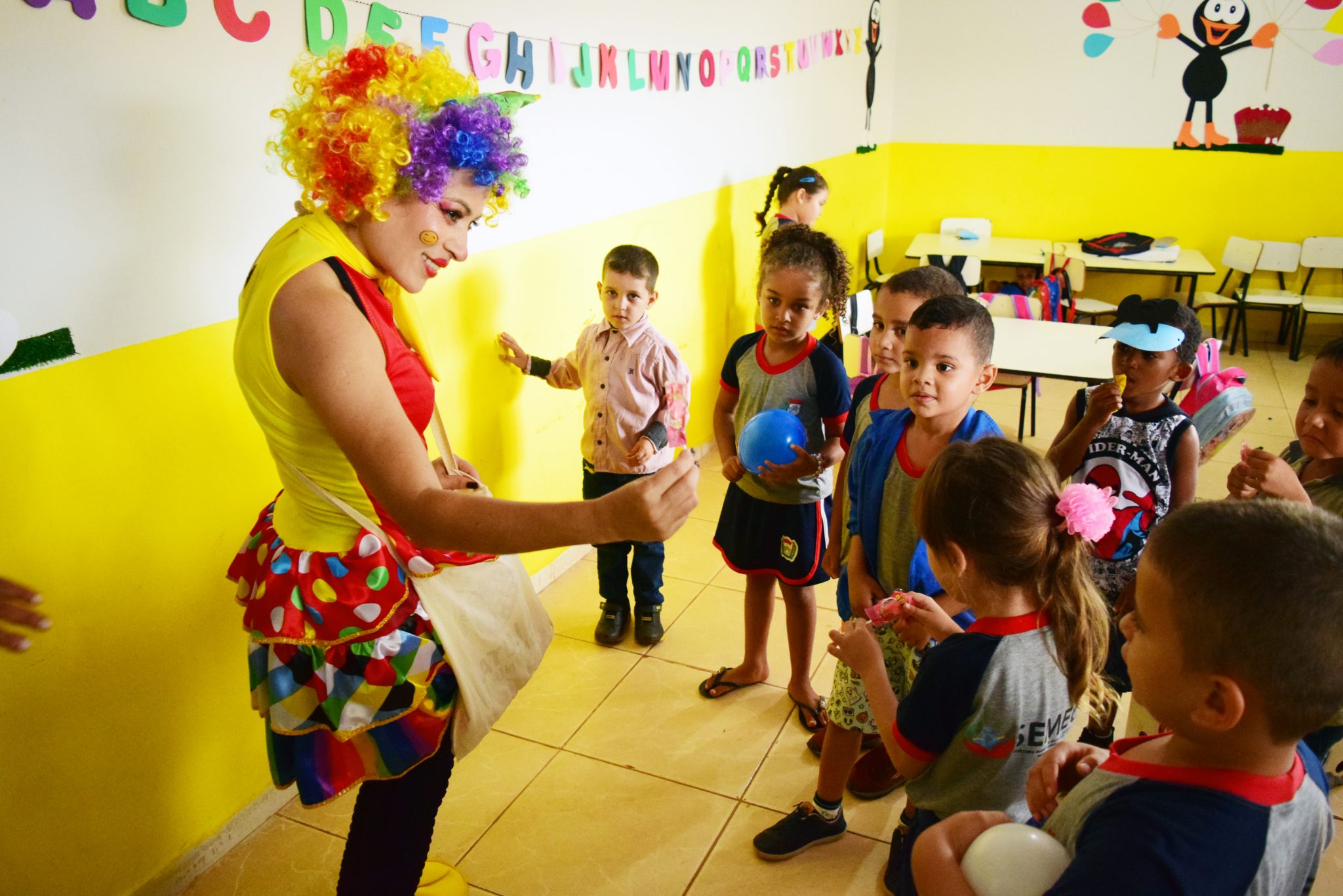 ESCOLAS MUNICIPAIS REALIZAM ATIVIDADES ALUSIVAS AO DIA DAS CRIANÇAS